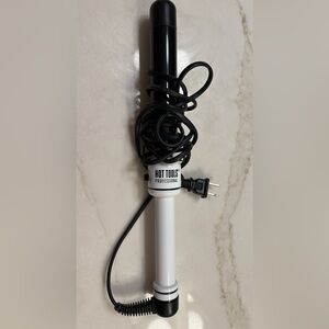 HOT TOOLS Pro Artist Nano Ceramic Curling Wand (1- 1/4 in)